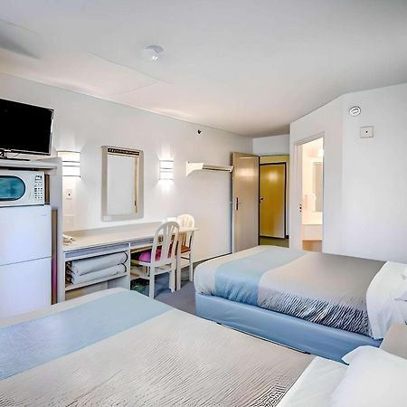 Econo Lodge 메노모니 외부 사진