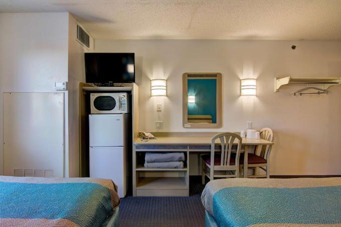 Econo Lodge 메노모니 외부 사진