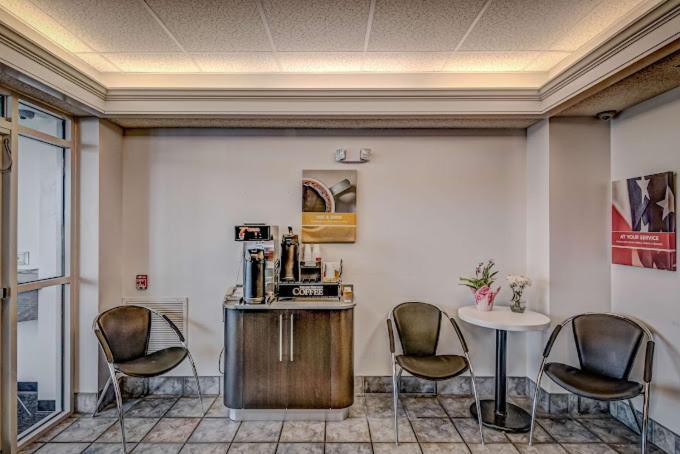 Econo Lodge 메노모니 외부 사진