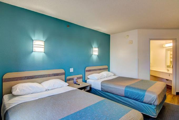 Econo Lodge 메노모니 외부 사진