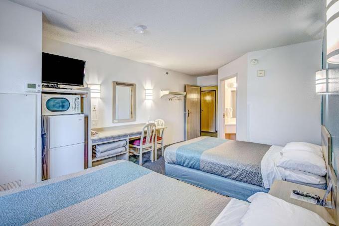 Econo Lodge 메노모니 외부 사진
