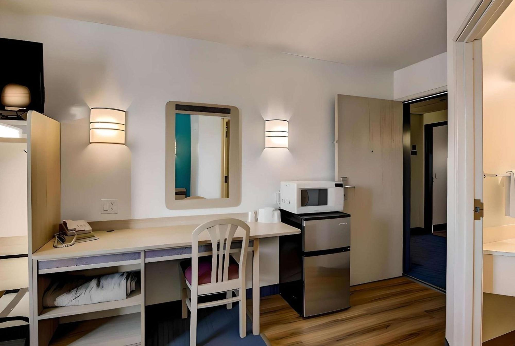 Econo Lodge 메노모니 외부 사진