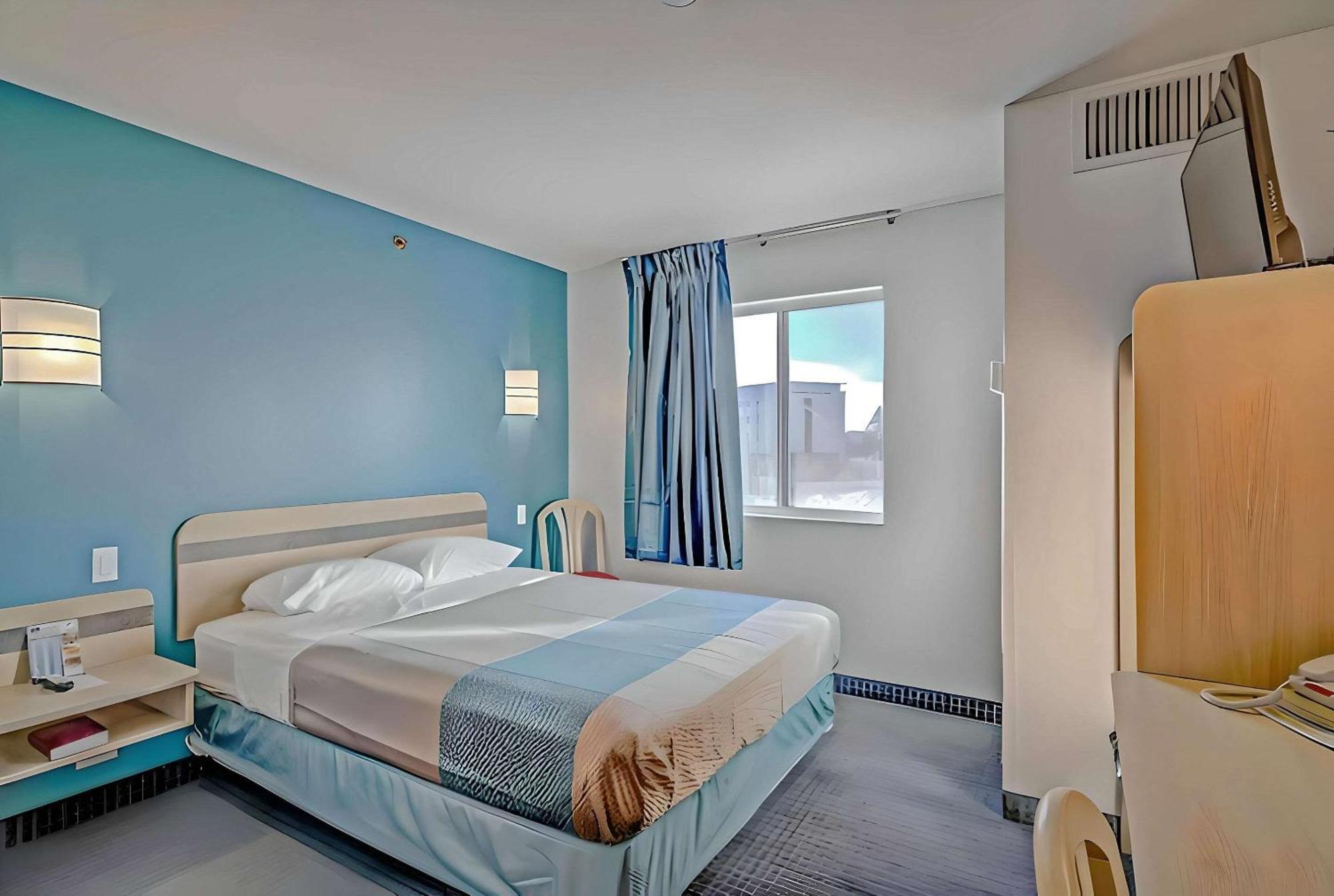 Econo Lodge 메노모니 외부 사진
