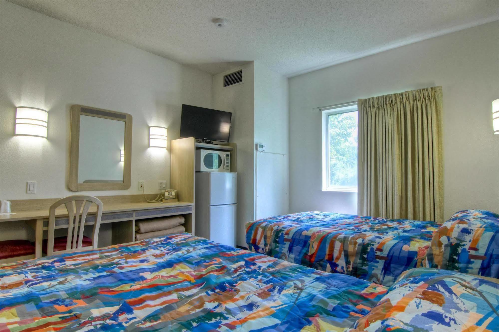 Econo Lodge 메노모니 외부 사진