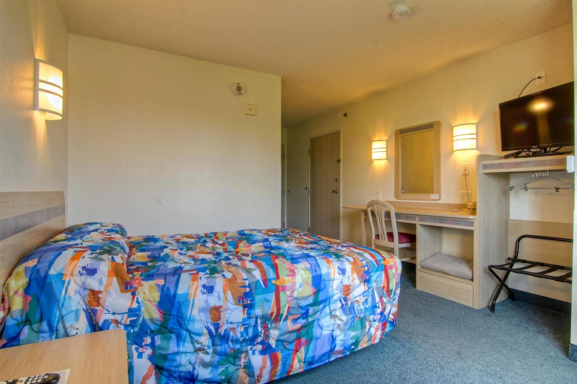 Econo Lodge 메노모니 외부 사진